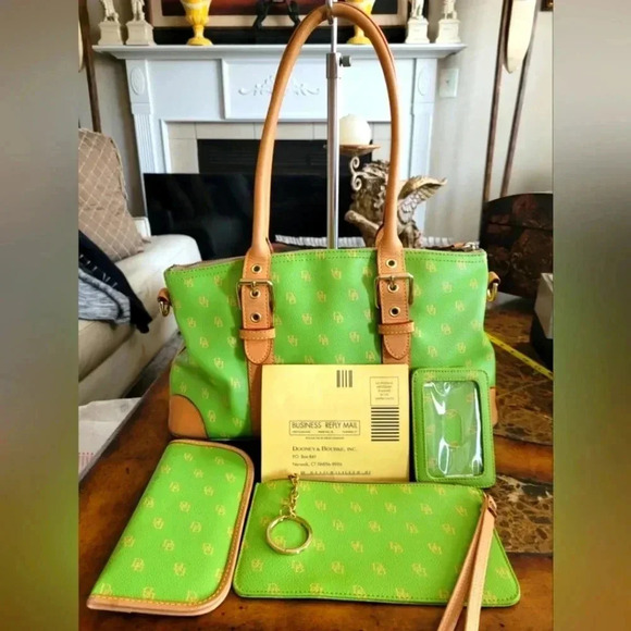 Dooney & Bourke Handbags - Dooney & Bourke Green Tote Bag, eye glass case, ID HOLDER, wristlet
